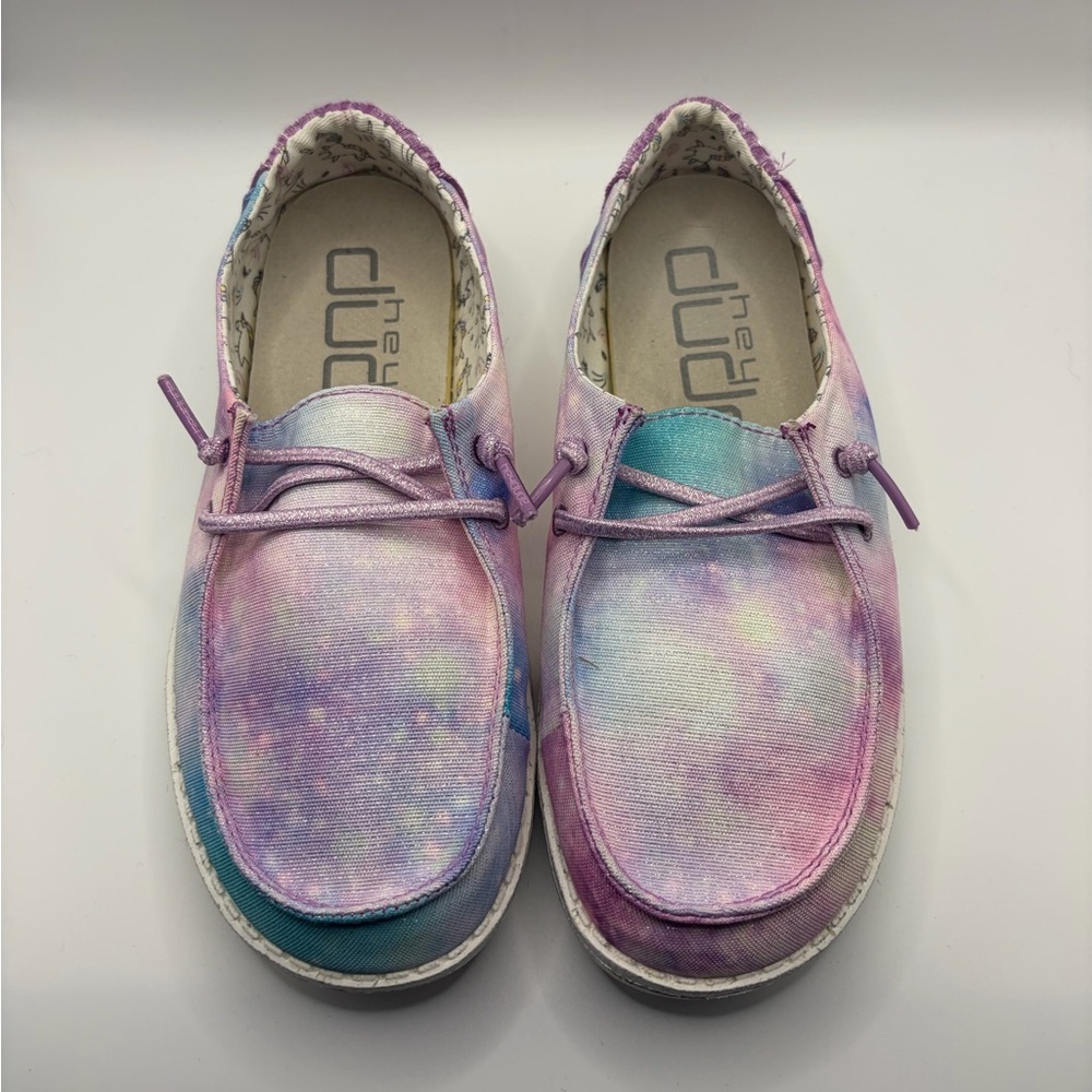 Worn only one time around the house. The tread doesn’t lie. Girls sz 3 Hey Dudes